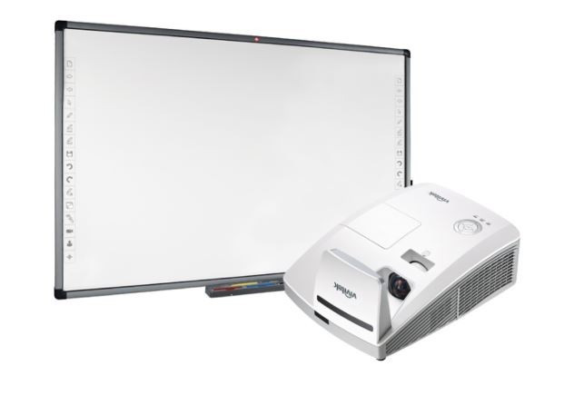 AVTek Zestaw Tablica 2 (TT-Board 90 Pro + projektor UST Vivitek DW770UST z uchwytem)