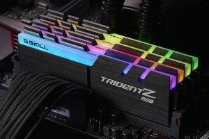 GSkill RAM TridentZ RGB Series - 32 GB (4 x 8 GB) - DDR4 2400 UDIMM CL15 